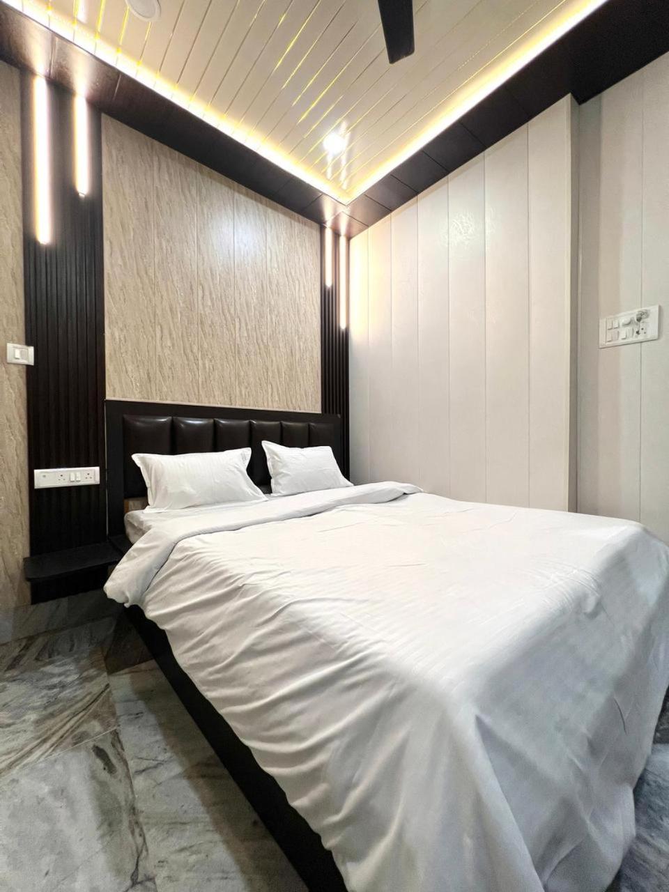 Durga P Guest House Near Harishchandra Ghat Benares Buitenkant foto