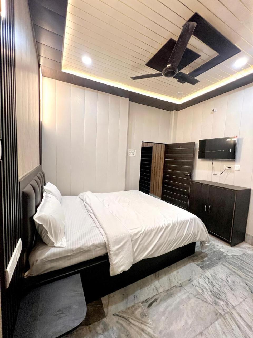 Durga P Guest House Near Harishchandra Ghat Benares Buitenkant foto